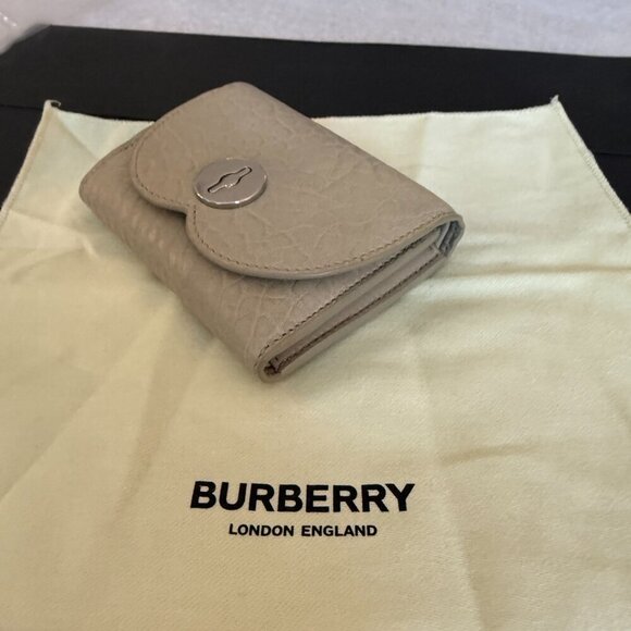 Burberry Women's Chess Hunter Leather Compact Tri-fold Wallet - Picture 5 of 15